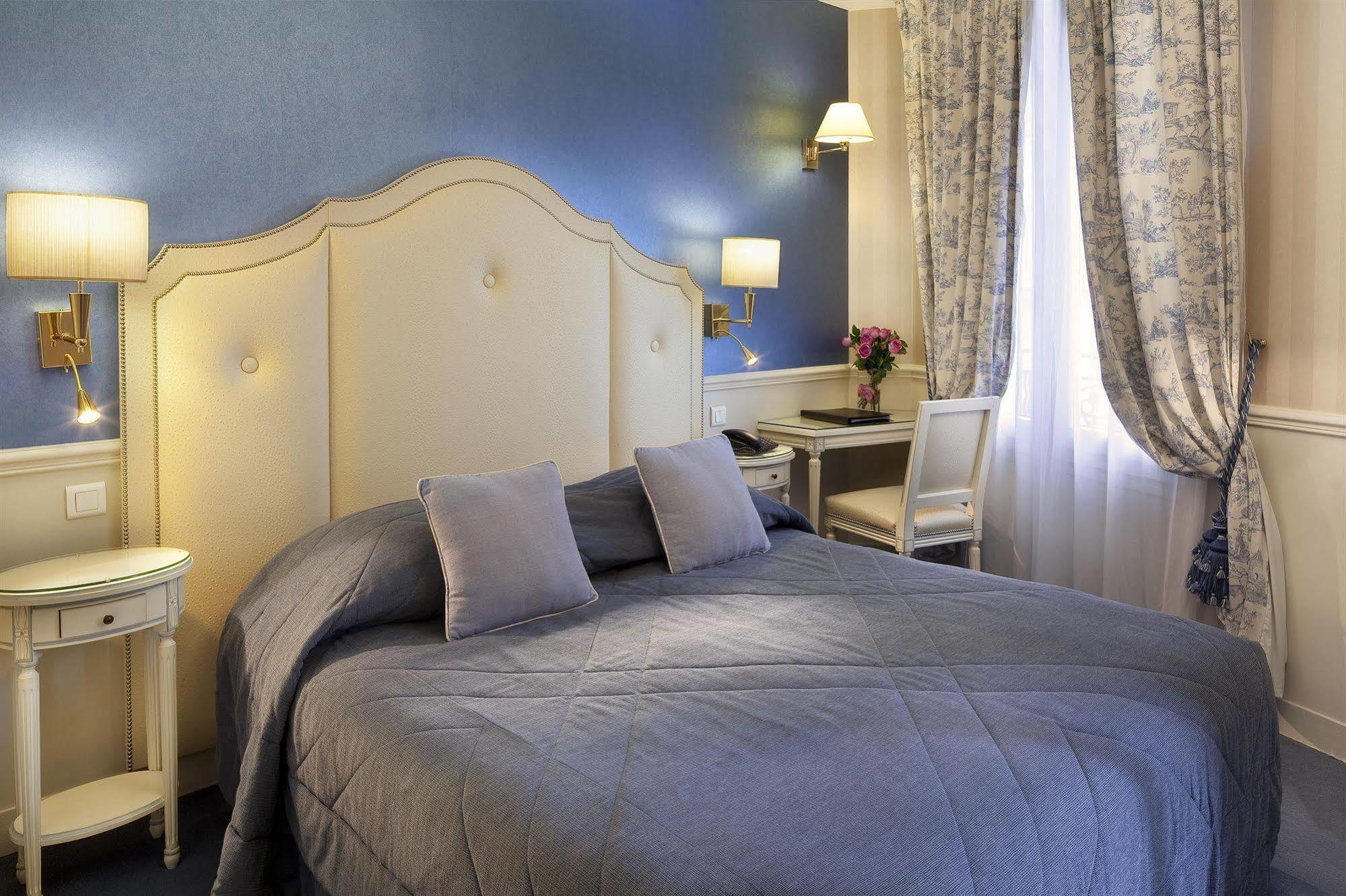 Hotel Riviera Elysees Parijs Buitenkant foto