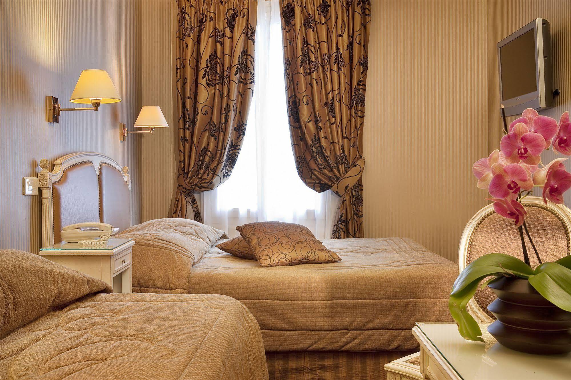 Hotel Riviera Elysees Parijs Buitenkant foto
